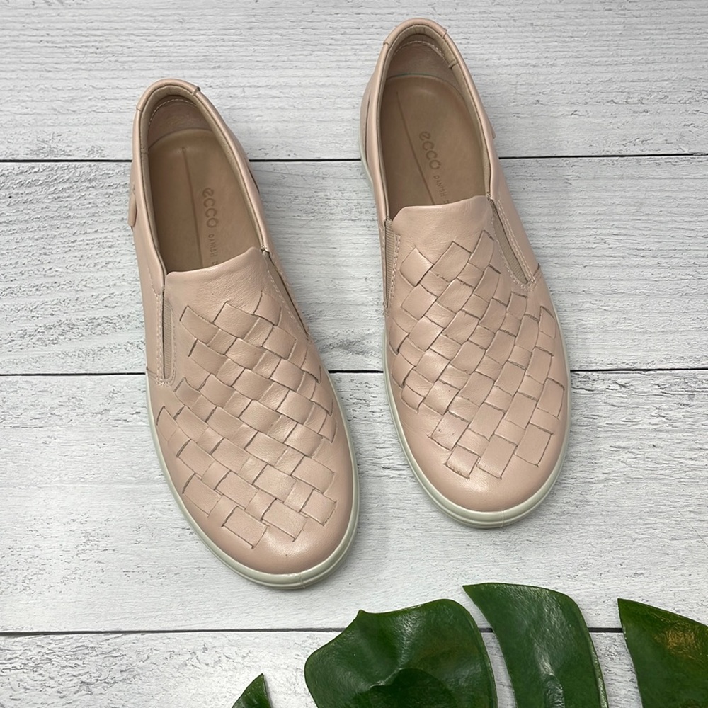Ecco Soft 7 Rose Dust Woven Slip-On Sneaker 6 O2